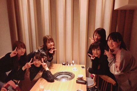 入山杏奈、木崎ゆりあ、加藤玲奈、山本彩、川栄李奈、高橋朱里がオープン前のお店に招待されていた！