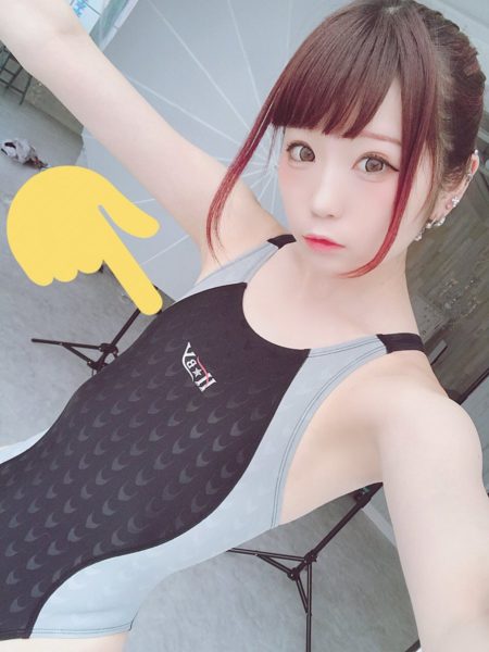【悲報】AAカップまんさん、競泳水着を着てしまう・・・