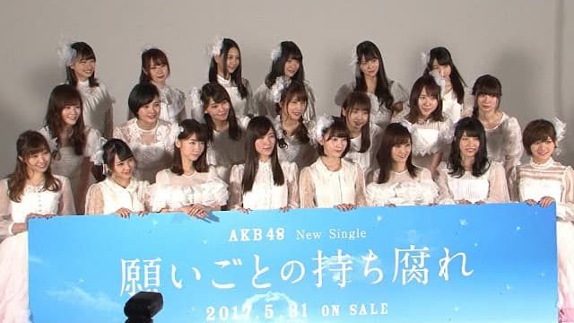 [動画] AKB48、廃校になる小学校で生徒と合唱（時事通信社）