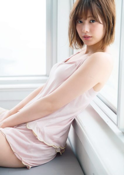 【画像】欅坂46・渡邉理佐、ピンクキャミソール＋ショートパンツのえちえちスタイルを披露♡