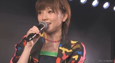 岡田奈々の眉毛が大事故wwwwwwwwwwwwwwwww