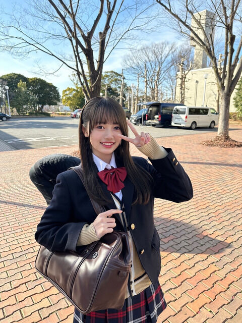 【ミニスカートの妖精】  AKB19期生 花田藍衣(めい)ﾁｬﾝ  「私の名前はトトロの、めいﾁｬﾝが由来です。」 【めいめい】