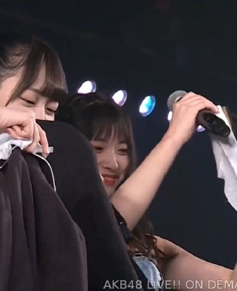 【速報】ひーわたん卒業公演でドラ2全員で制服ビキニｷﾀ━━━━(ﾟ∀ﾟ)━━━━!!