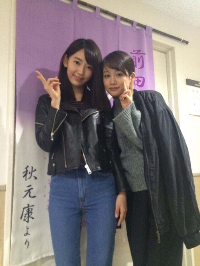 【AKB48/HKT48】宮脇咲良が前田敦子出演舞台『青い瞳』を観劇「前田さんに、また身長伸びたね〜って言われました」