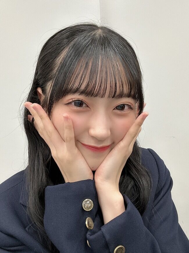 【AKB48】佐藤綺星さん 大阪みやげに赤福を買う【あいちゃん】