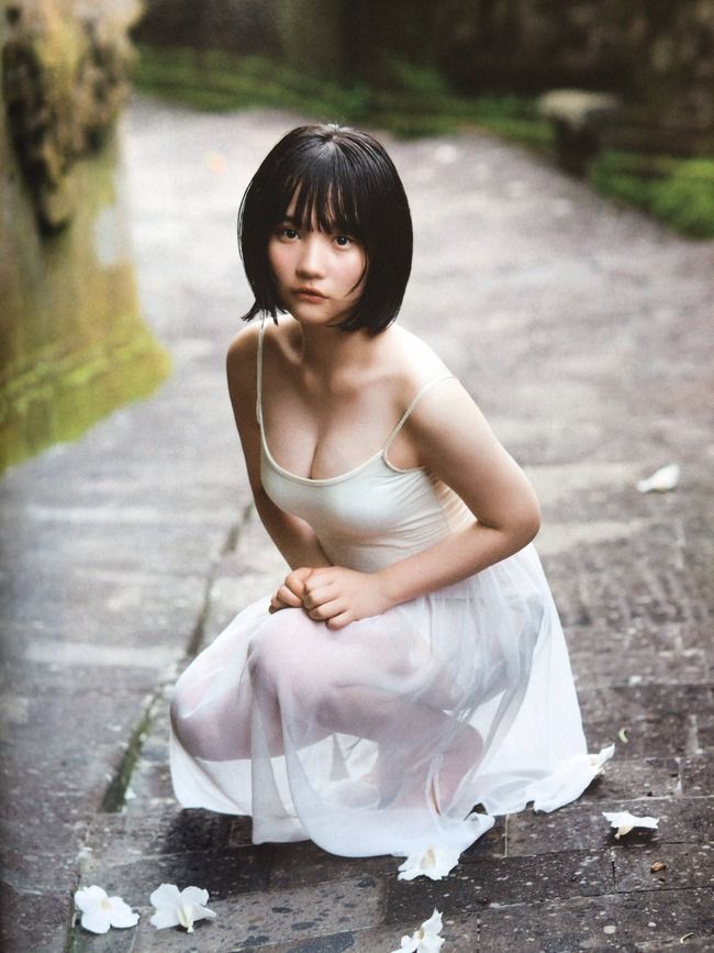 【朗報】AKB48新センター様が爆乳を曝け出す【矢作萌夏】