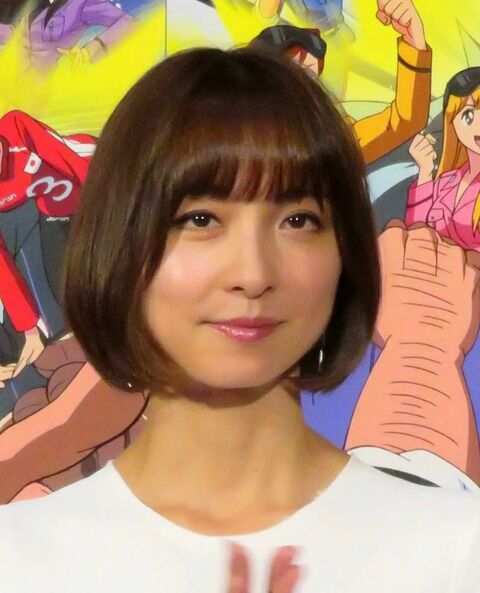 篠田麻里子、離婚を発表