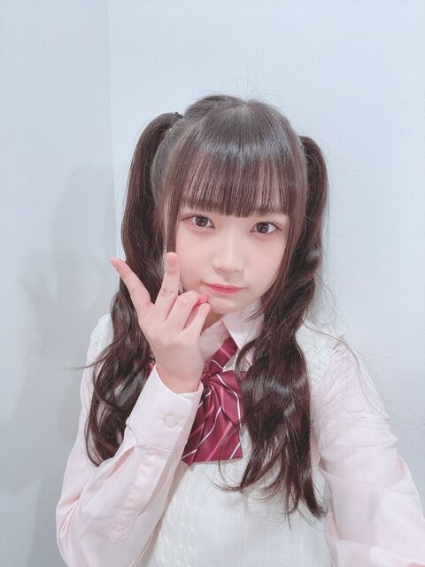 【速報】 佐藤美波ｃの制服コスプレかわいすぎる