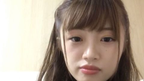 【NGT48】中井りかが長谷川玲奈を振り払い本間日陽を隣に呼び寄せ笑顔で記念撮影