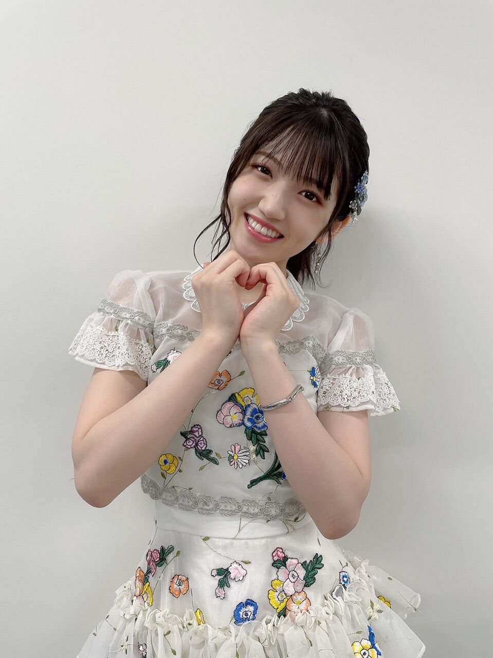 ソーラー腕時計をスマホのライトで充電しようとした…村山彩希の噂【みーおんの新リーダー論 特別編】