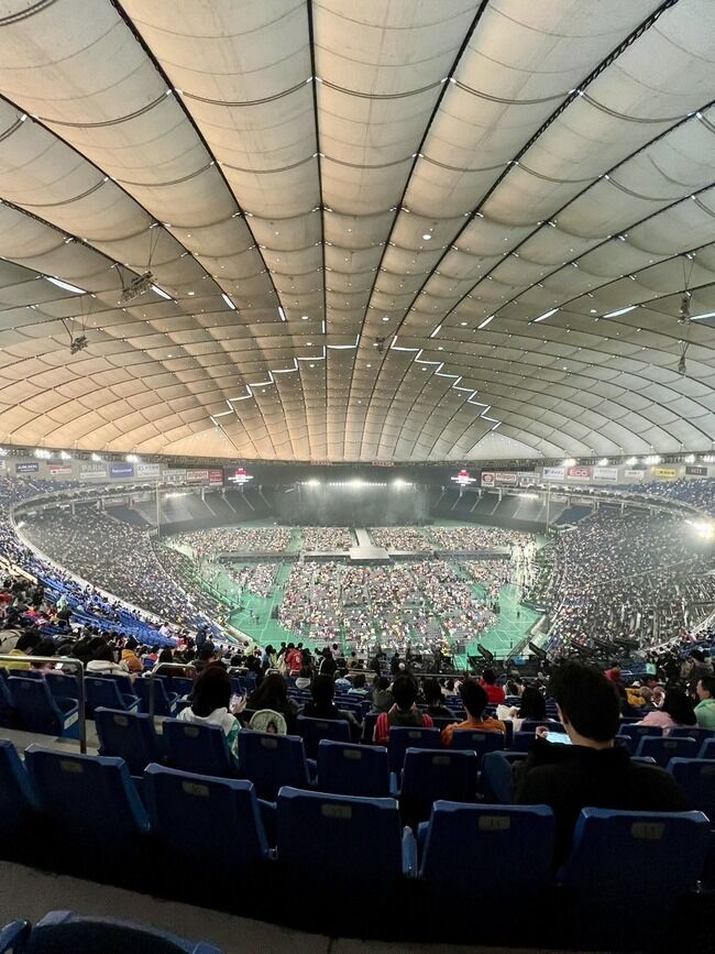 【悲報】FRUITS ZIPPER、東京ドームが暗幕と花道で動員数を水増しした可能性が浮上・・・