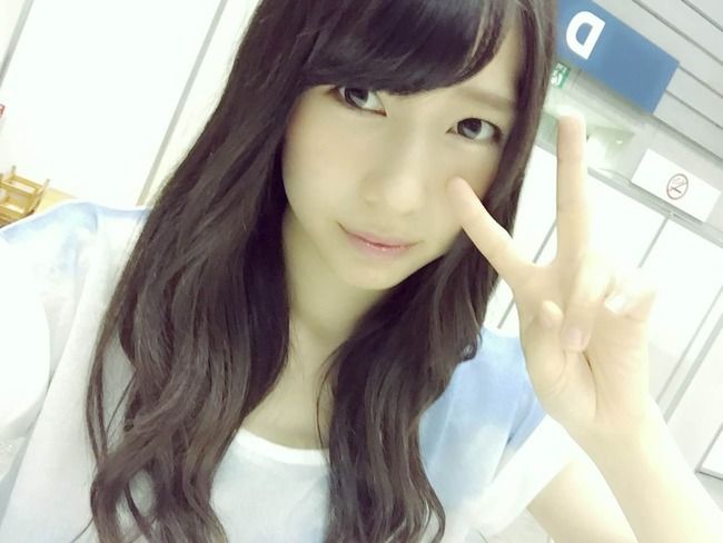 AKB48茂木忍「こんばんは、茂木です! 握手会来てくださった皆さんありがとうございましたー(^O^)☀︎ 超スカスカだったけどね!笑」