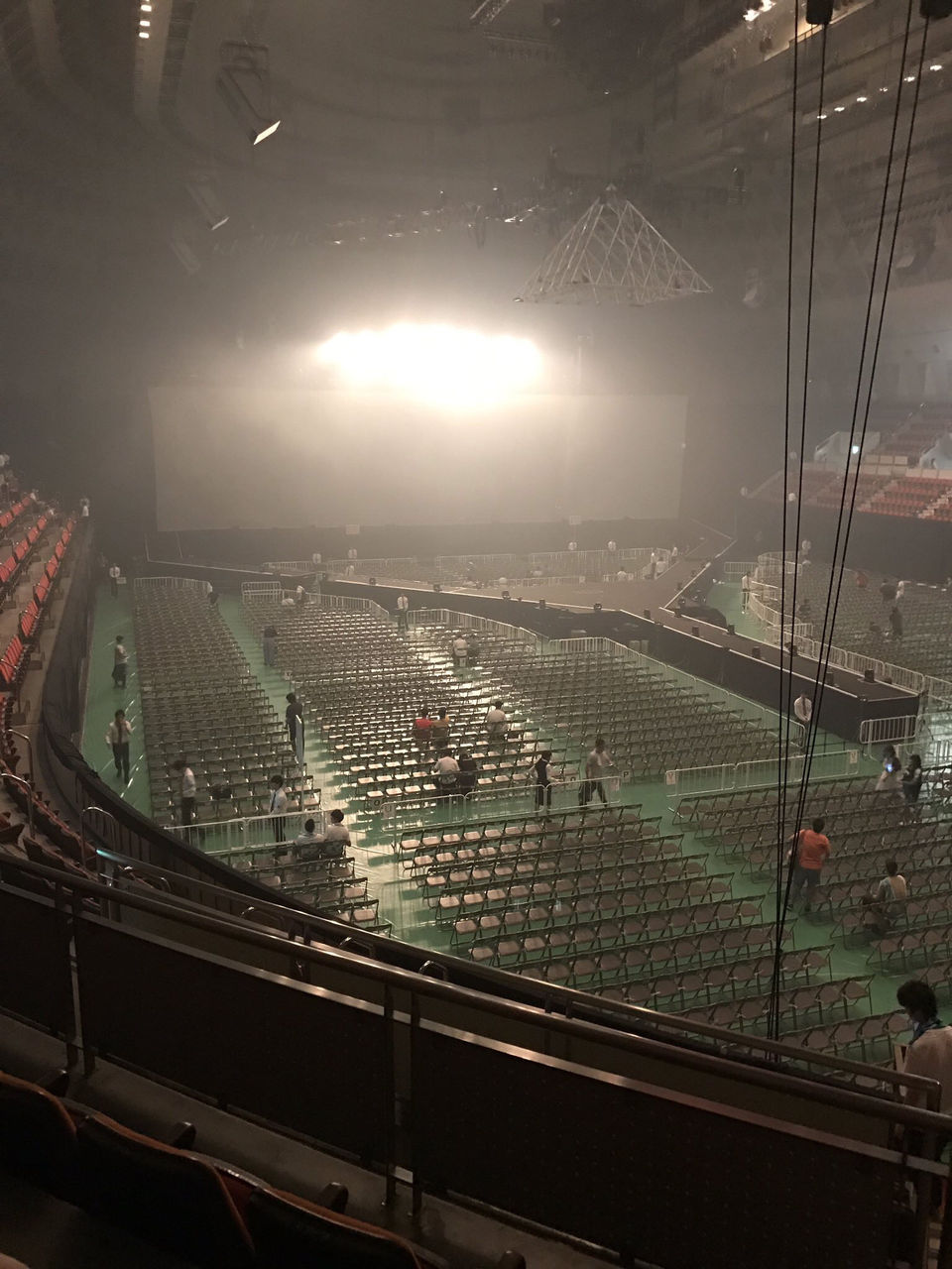 【画像あり】 えらい動きにくそうな花道だな…【NMB48】