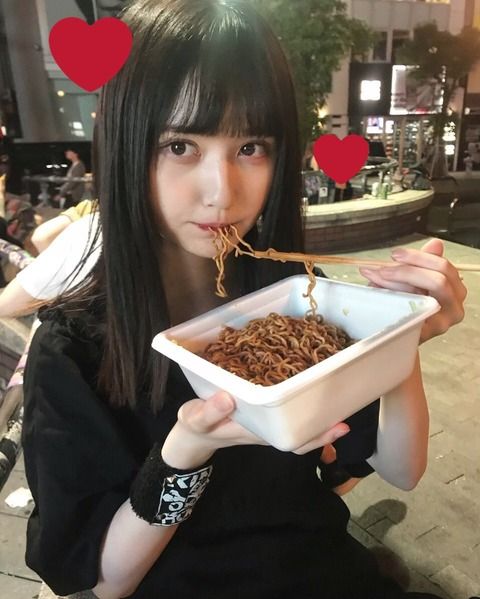 【NMB48】夜更けに公園でUFOを食べるアイドルが出現してしまう・・・【山本望叶・水田詩織】