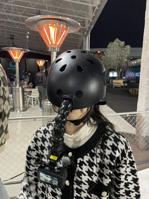 橋本陽菜さん、ヘルメットが頭にうまくハマらず大変な状況に