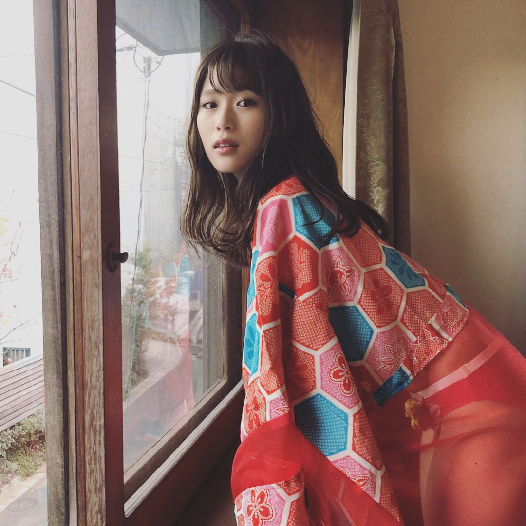 【画像あり】 この撮影の為に、衣装さんが手作りで着物水着を作って下さいました