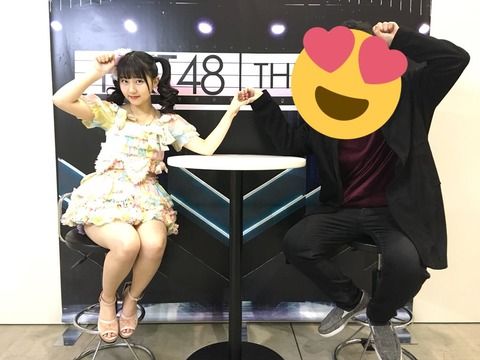 【朗報】HKT48写メ会　テーブル半分になる！　セクシー衣装！！