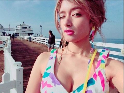 【即ﾊﾎﾞ画像】ﾛｰﾗの超絶ﾐﾆｽｶｰﾄ姿がｶﾞﾁでﾔﾊﾞｲｗｗこれ太ももｴﾛ過ぎだろｗｗｗｗｗｗｗｗｗｗｗｗｗｗｗ