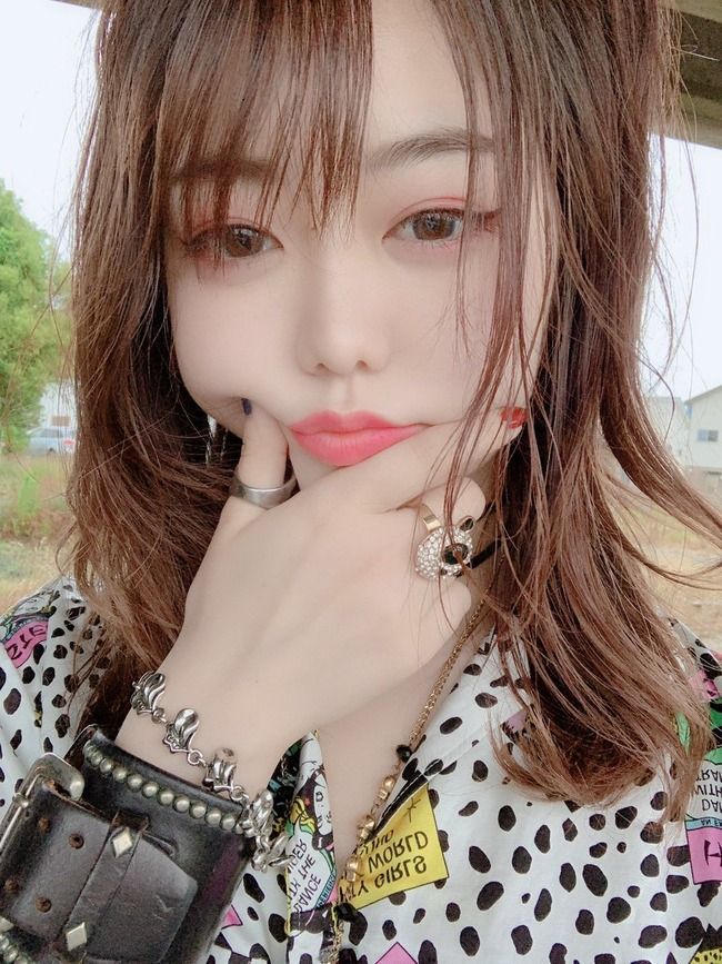 【AKB48】峯岸みなみ「一期生として引っ張らなくてはいけない私がこのような自覚ない行動をしたことを心から反省しています」→2ヶ月でまた文春砲ｗｗｗ