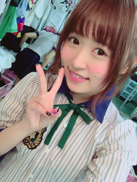 【画像アリ】まいこむ、パソツ脱いでる途中？【HKT48】