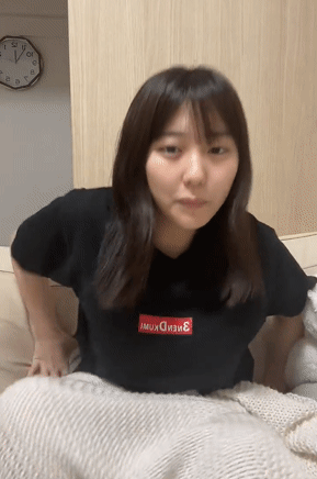 田中美久さんがノーブラで生配信か？ 乳の垂れ方がすごい