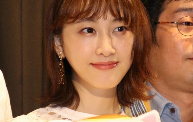 [動画] 松井玲奈、“相方”清水富美加不在の舞台あいさつ 監督は皮肉コメント　映画「笑う招き猫」完成披露上映会（MAiDiGiTV）