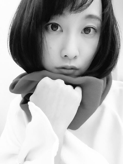 松井玲奈のあざとい自撮りをご覧ください・・・