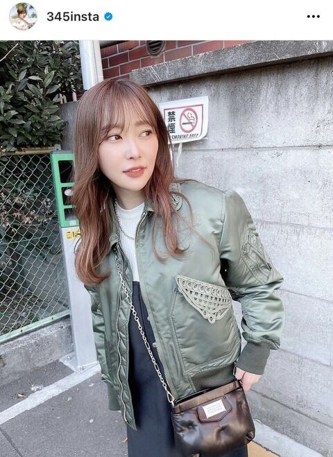 【画像】指原莉乃「自分で巻いた！」ゆるふわヘアの私服ショットが「超絶可愛い」と大好評