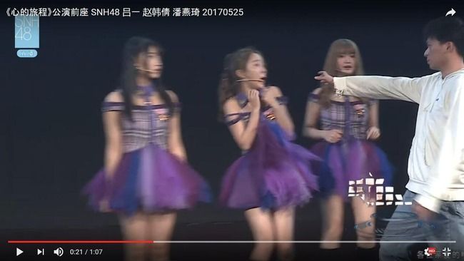 【悲報】SNH48の公演中に男がステージ上に乱入しメンバーを襲う！！