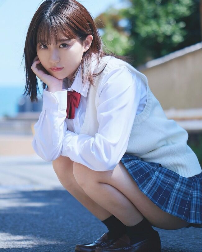 【画像】みくりんスカート短すぎだと話題に！！【HKT48田中美久超ミニスカート】