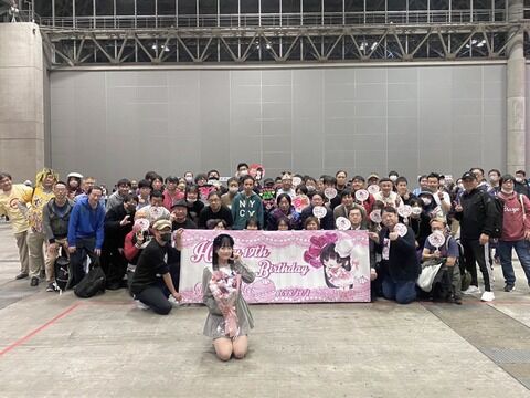 【画像】AKB48布袋百椛(19歳)のクリスマス握手会の客層ｗｗｗｗｗｗｗｗｗｗｗｗｗｗｗ