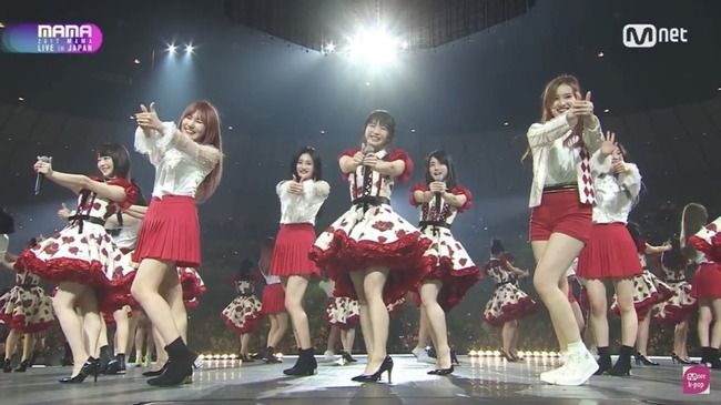 【動画像】AKB48と韓国アイドル共演!日韓のレベルの差に批判殺到「日本レベル低すぎ」「お遊戯会」