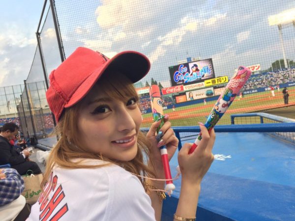 【朗報】加藤紗里さん、マジでガチのカープファンだった事が判明してしまうｗｗｗｗｗｗｗｗｗｗｗｗｗ（画像あり）