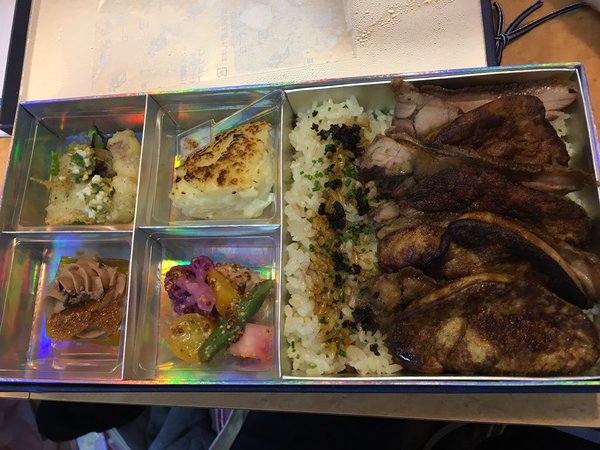 【速報】ステージファイター特別公演出演者の弁当が凄すぎる！！！フォアグラ弁当！！【AKB48/NMB48/HKT48】