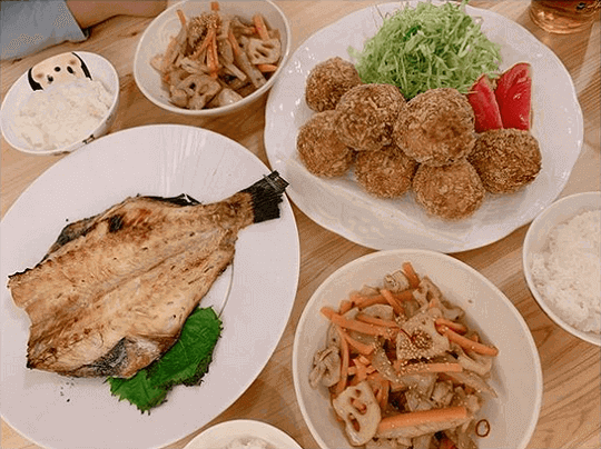 【悲報】辻希美さん（31）、焼き魚に”枯れかけたしその葉”を敷いてしまい批判殺到ｗｗｗｗｗｗｗｗｗｗｗｗｗｗｗ
