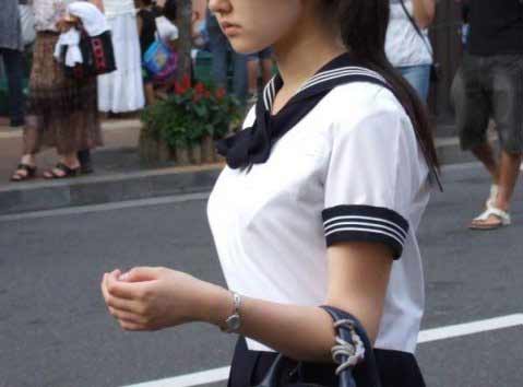 【画像】この女子高生のえっろいおっぱいwwwwwwwwwwwwwww