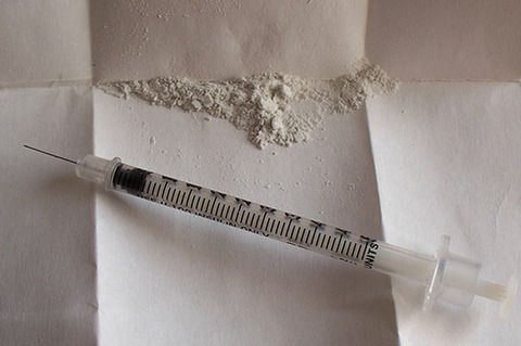 【衝撃画像】禁断症状で顔もボロボロに…覚せい剤使用したヤツの悲惨な末路…ガチでヤバイ事になっててこれは笑えない…