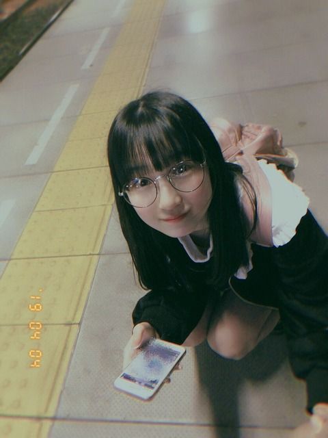 今村麻莉愛「#彼女と電車待ってるなうに使っていいよ」