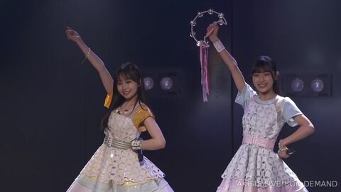 【AKB48】劇場公演前座ガールズに17期生の佐藤綺星と長谷川新奈が登場！