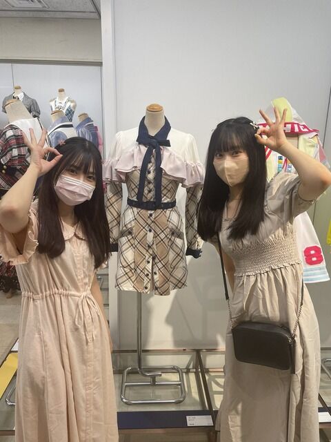AKB大衣装展に来てた女の子がメチャ可愛い❤ この子らAKBにスカウトしろ！！
