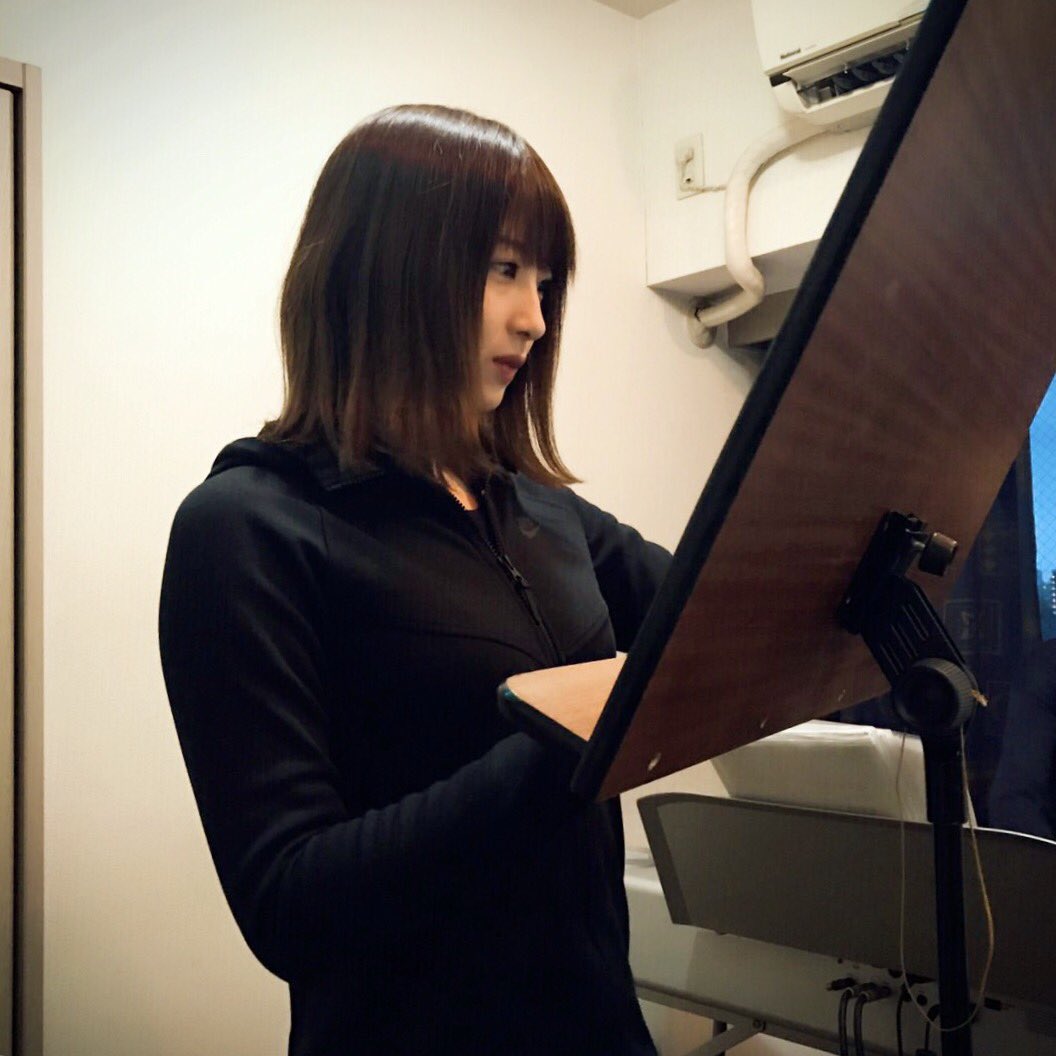 【画像あり】 メジャーな歌手でも定期的なボイトレは常識なのにw【NMB48】