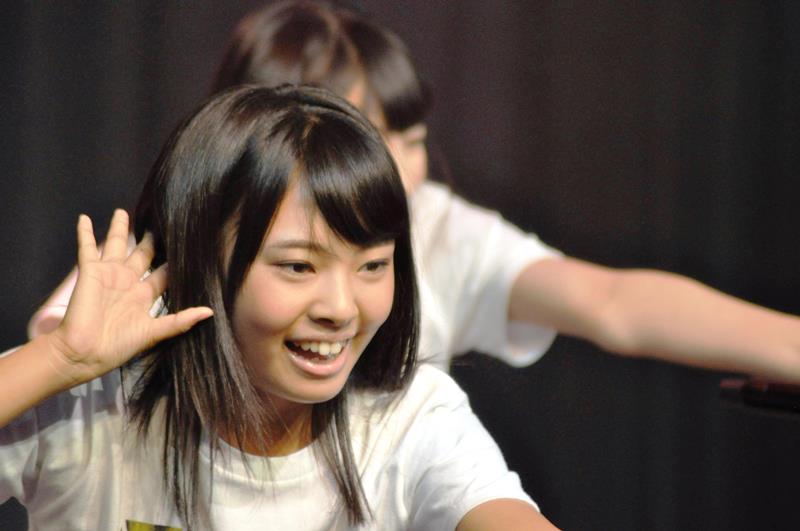 【画像あり】 お姉さんに負けない笑顔で、元気いっぱいステージを駆け回りました。【NMB48】
