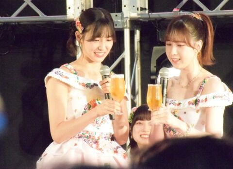 AKBメンバーさんまたしてもビールで乾杯