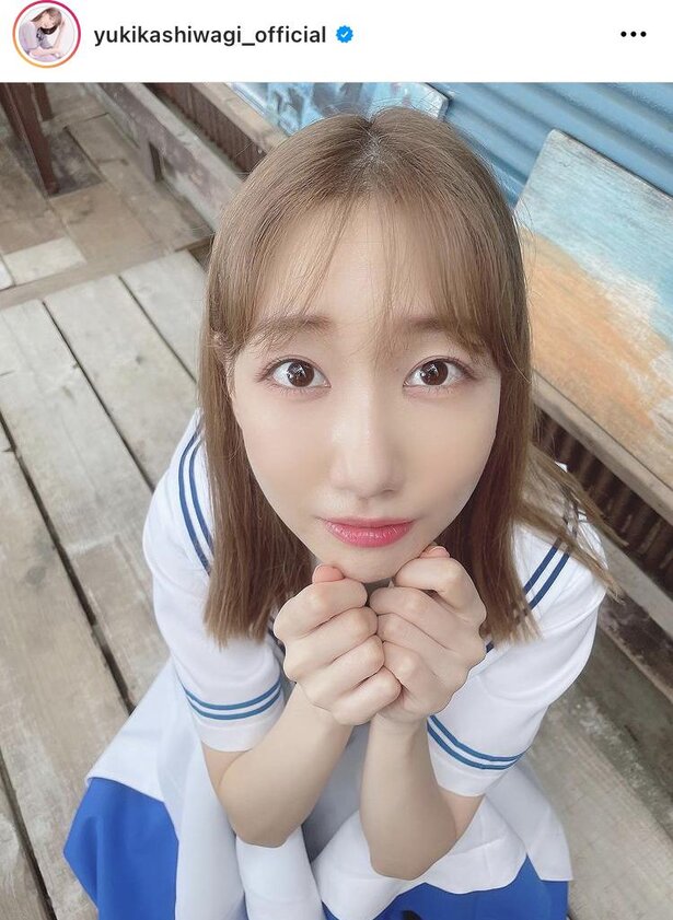 AKB48柏木由紀、“アイドル全開”上目遣い！「こういうポーズでゆきりんに勝てる人いない」