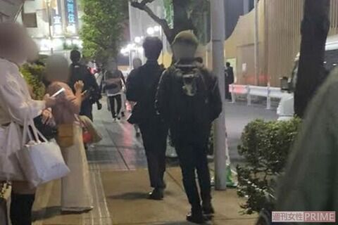 トー横裏の公園で“立ちんぼ”女性が告白「1日最低7人、稼ぎはホストへ」歪んだ価値観