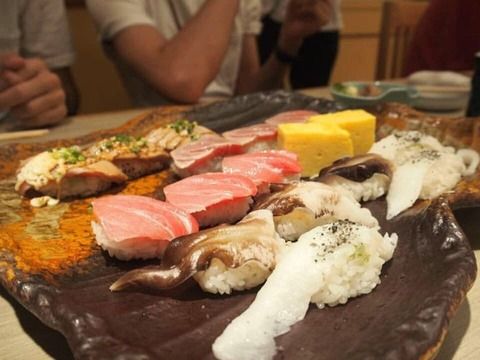 高級店の寿司ネタにはホタテ、甘エビ、縁側、ボタン海老はない