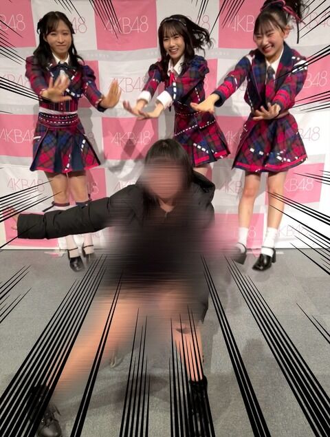 グループショットで魔貫光殺砲ポーズｗwｗｗ