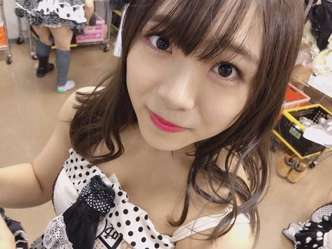 【画像アリ】もかちゃんのもかちゃんより気になる裕奈のバックショット