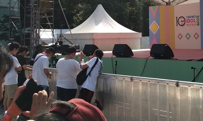 【悲報】TIF待機列にNGT48厄介軍団（いなぷぅ、かちょす）があらわれた模様…【いなぷぅさレモン稲岡龍之介】