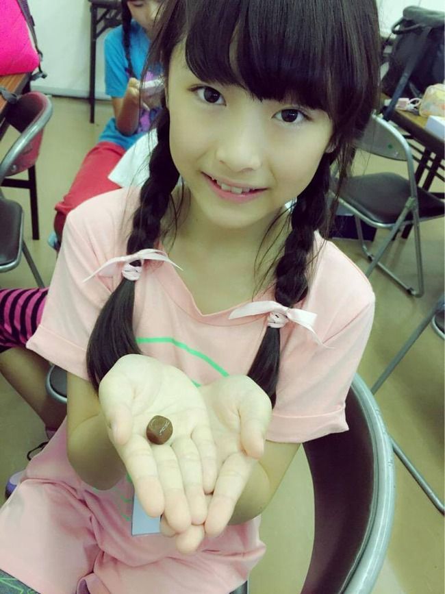 【NMB48】難波のドラフト小学生がチョコ配ってて可愛い件！！【西仲七海】